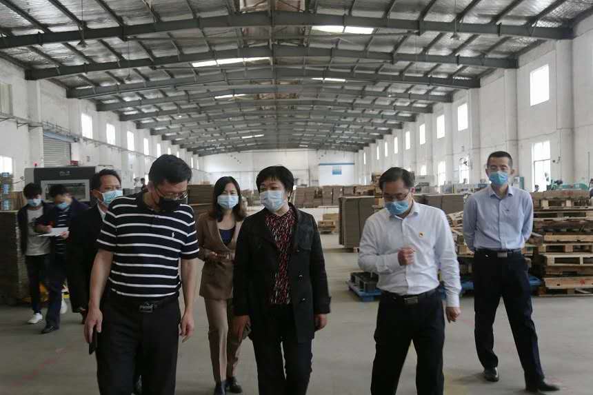 馬南萍帶隊走訪非公有制企業(yè) 強(qiáng)調(diào)疫情防控和復(fù)工復(fù)產(chǎn)兩不誤
